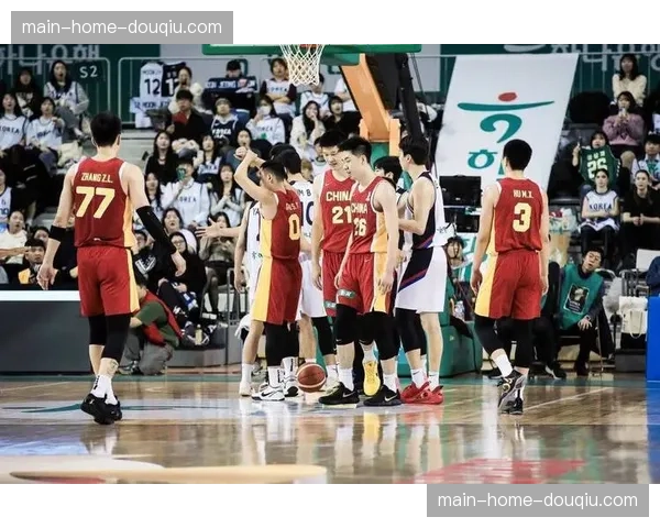 世预赛生死战：中国男篮客场背靠背对阵日本队